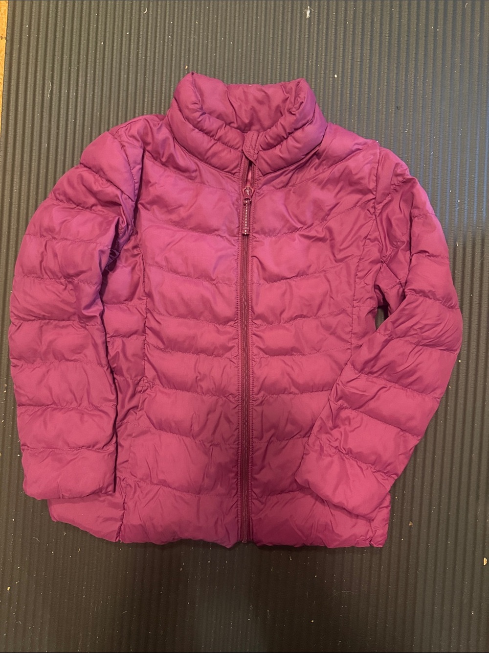Uniqlo Kids Puffer Jacket - purple - size 3-4